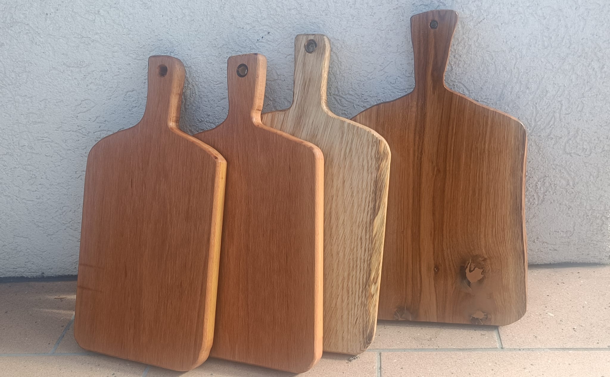 Collezione di taglieri artigianali in legno